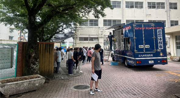 地震体験車